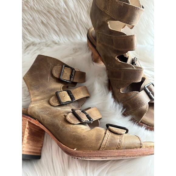 FREEBIRD BY STEVEN Quail Sandals in Brown 9 - Picture 4 of 11